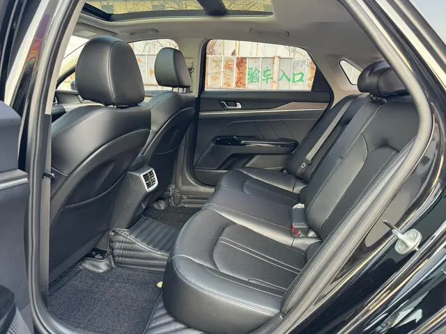 Kia Kia K5 270T CVVD Deluxe Edition