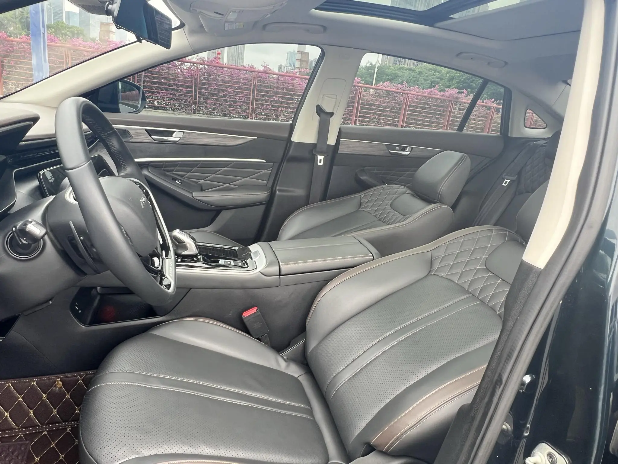 Dongfeng Fengshen Yi Hyun MAX 1.5T Super Burning Cool Dad Version