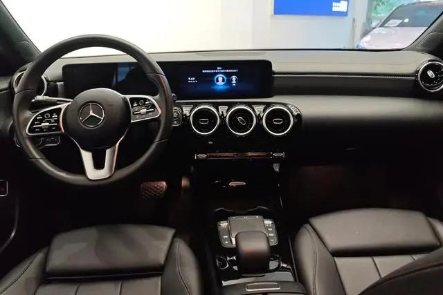 Mercedes-Benz Mercedes-Benz A-class A 180 L sports sedan