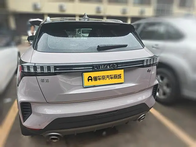 LYNK & CO Lynk 06 1.5T Shero Pink Special Edition