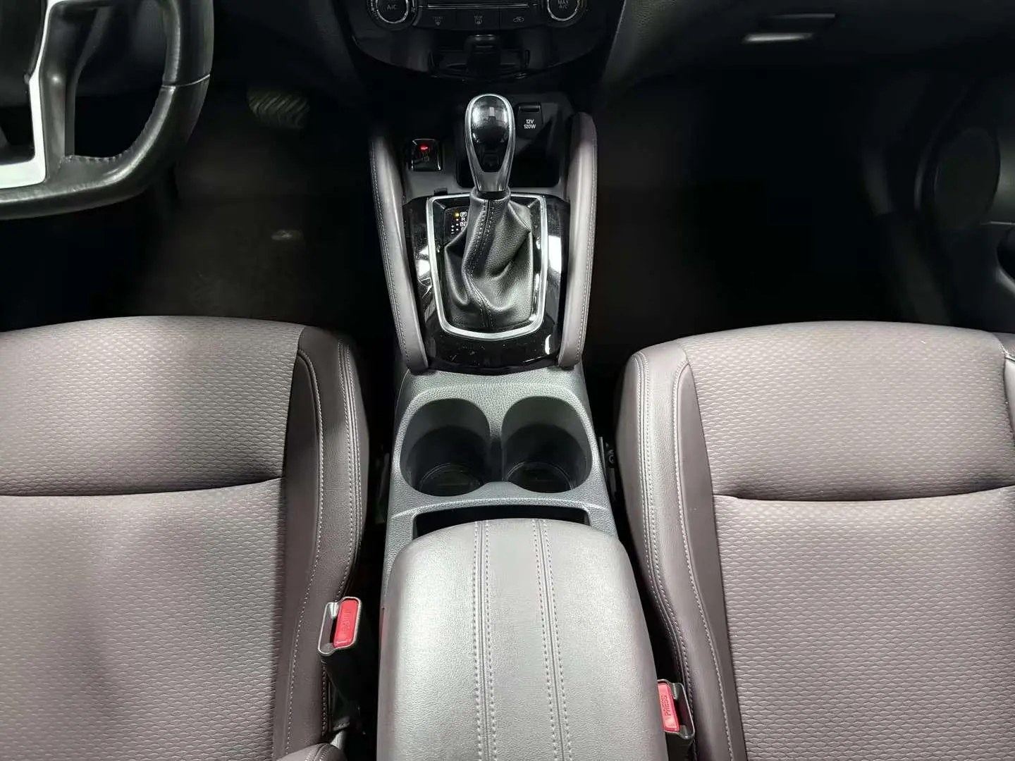 Nissan Qashqai 2.0L CVT Deluxe Edition