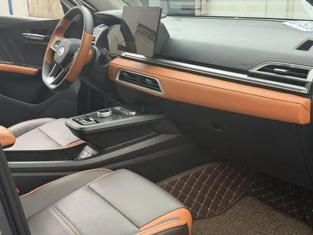 BYD BYD e2 Luxury