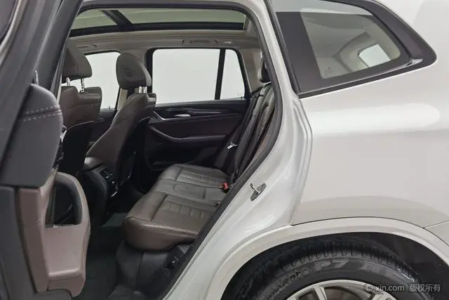 BMW BMW X3 xDrive28i M sports suit