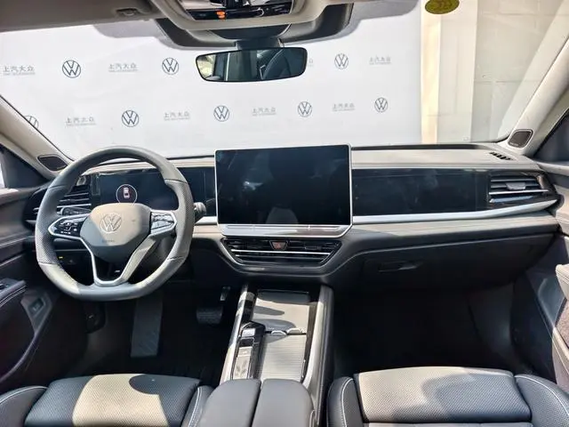 Volkswagen Passat Pro 380TSI Dragon Edition