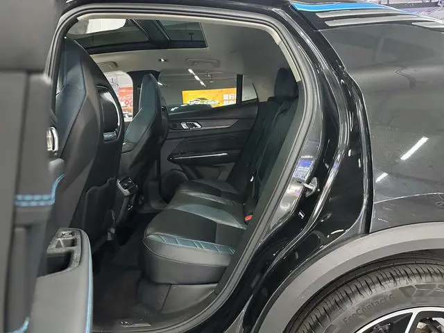 LYNK & CO Lynk 05 2.0TD two-wheel drive Halo