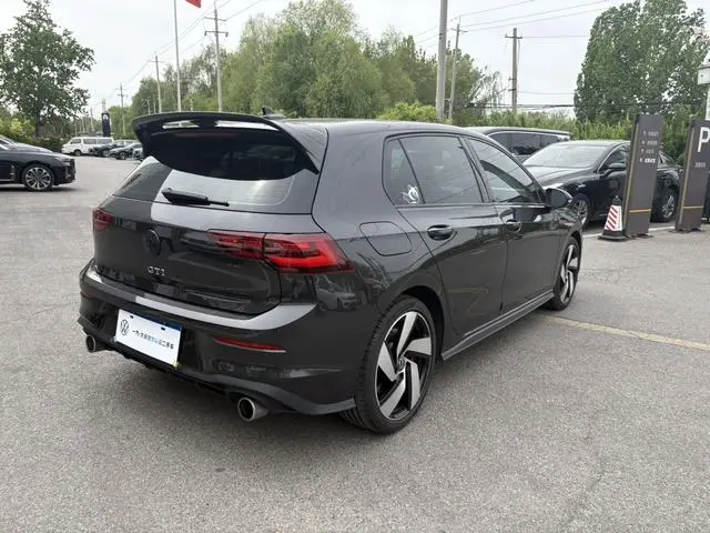 Volkswagen Golf GTI 380TSI DSG GTI