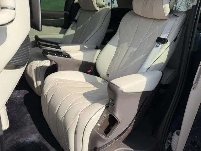 Denza Denza D9 DM 980 four-wheel drive flagship