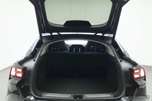 LYNK & CO Lynk 05 2.0TD two-wheel drive Halo