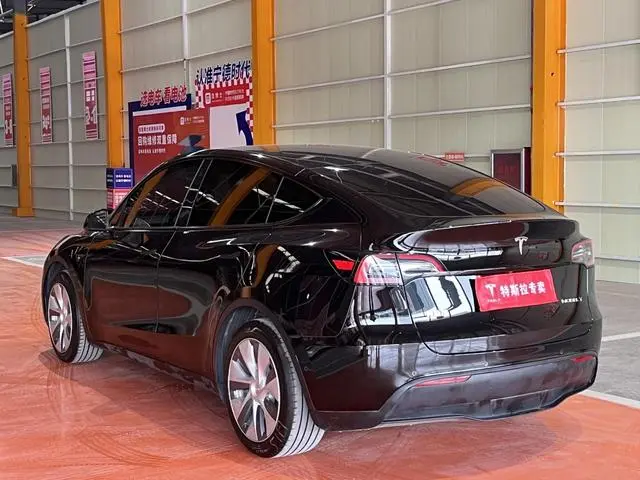 Tesla Model Y Facelifted rear-wheel drive version