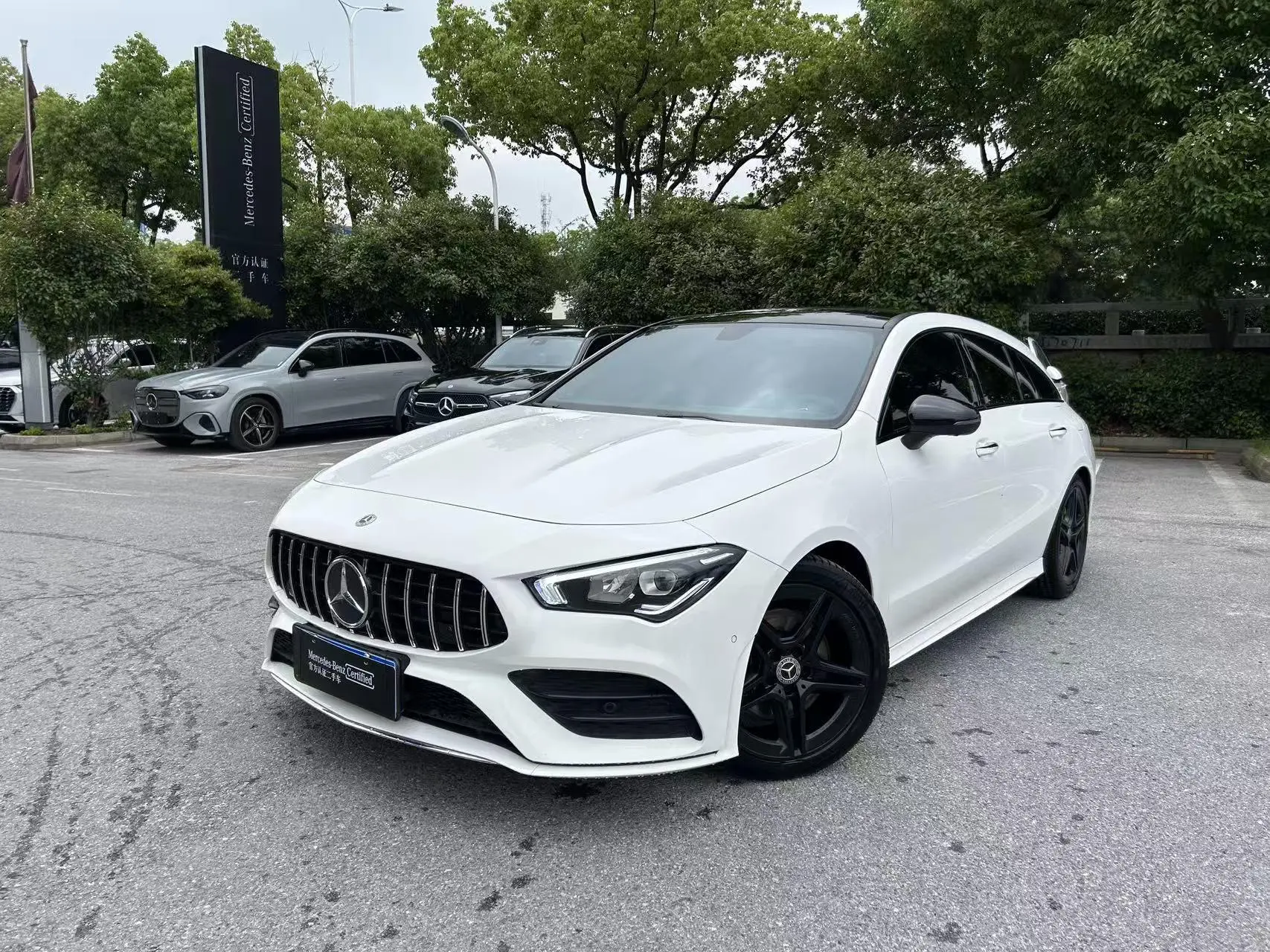 Mercedes-Benz Mercedes-Benz CLA CLA 260 4MATIC five-door hunting sports car
