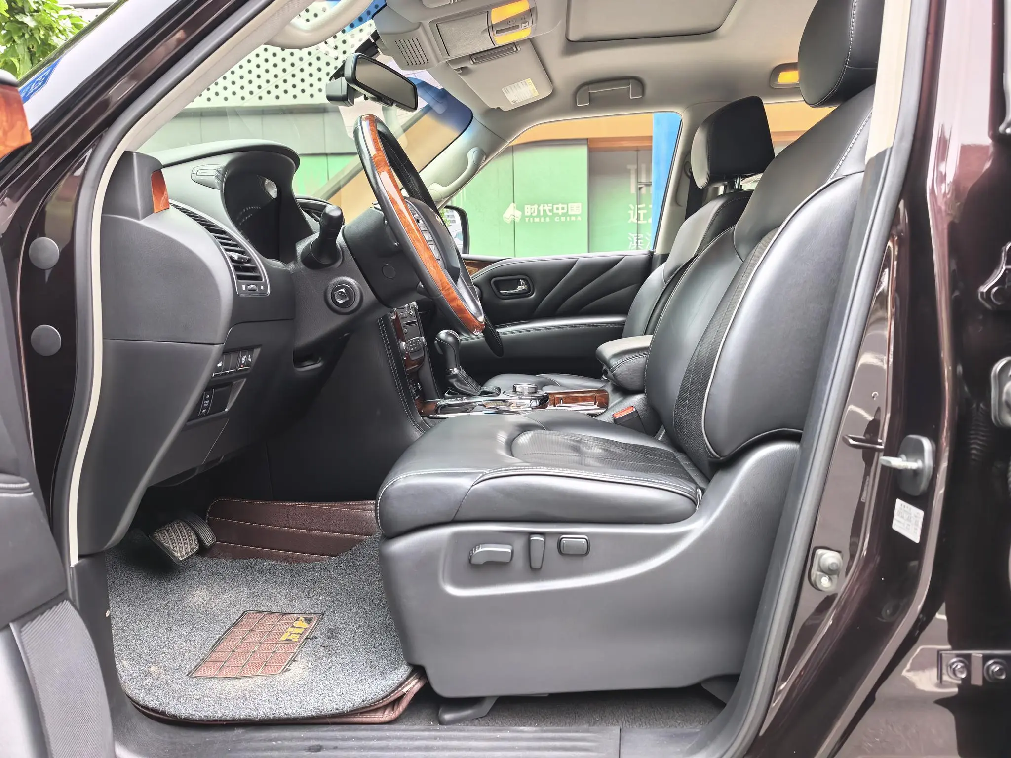 Infiniti Infiniti QX80 5.6L 4WD