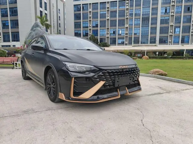Dongfeng Fengshen Yi Hyun MAX 1.5T Dark Night Breaking Dawn Edition