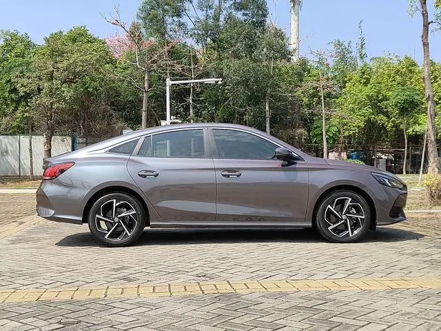 MG MG5 300TGI DCT Chaoyue Premium Edition