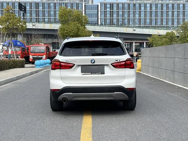 BMW BMW X1 sDrive18Li Exclusive type