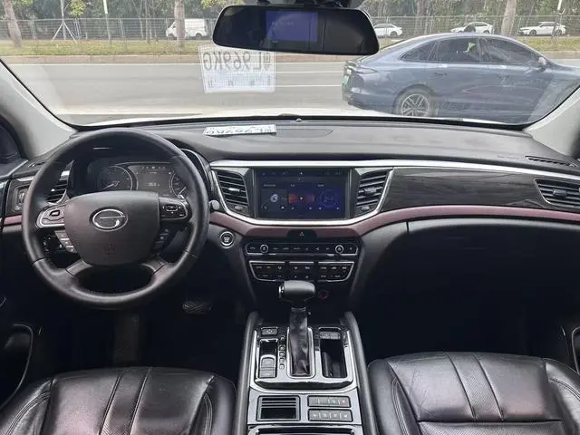 GAC Trumpchi GS8 320T two-wheel drive premium edition 7 seats