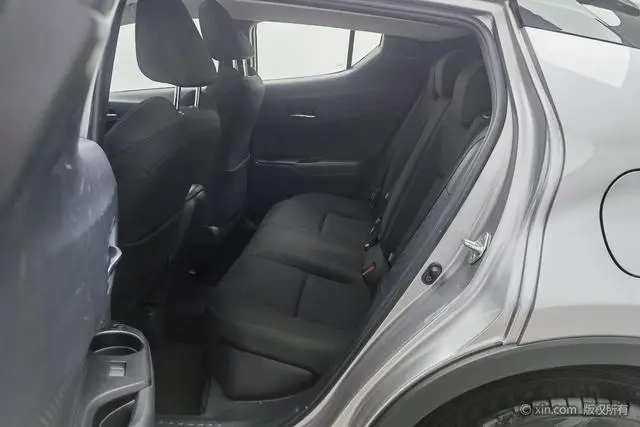 TOYOTA IZOA 2.0L Yixiang Edition