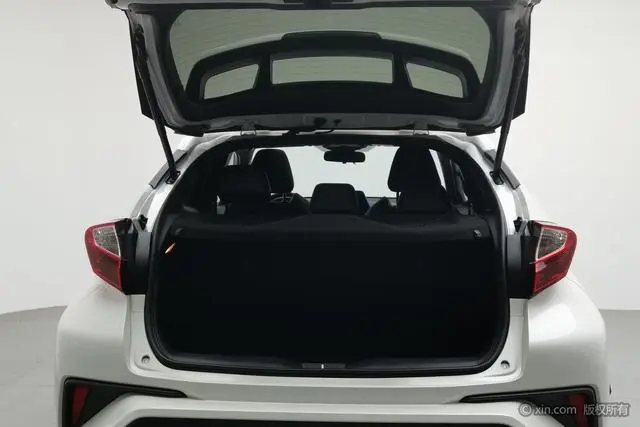 TOYOTA IZOA 2.0L Yichi Edition Country VI