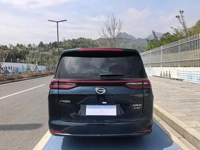 GAC Trumpchi M6 270T automatic Deluxe Edition 7-seater Country VI