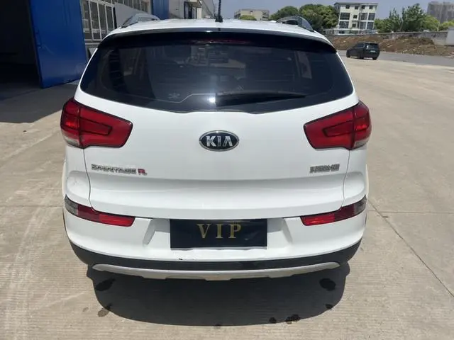 Kia Smart running 2.0L automatic two-wheel drive version GL