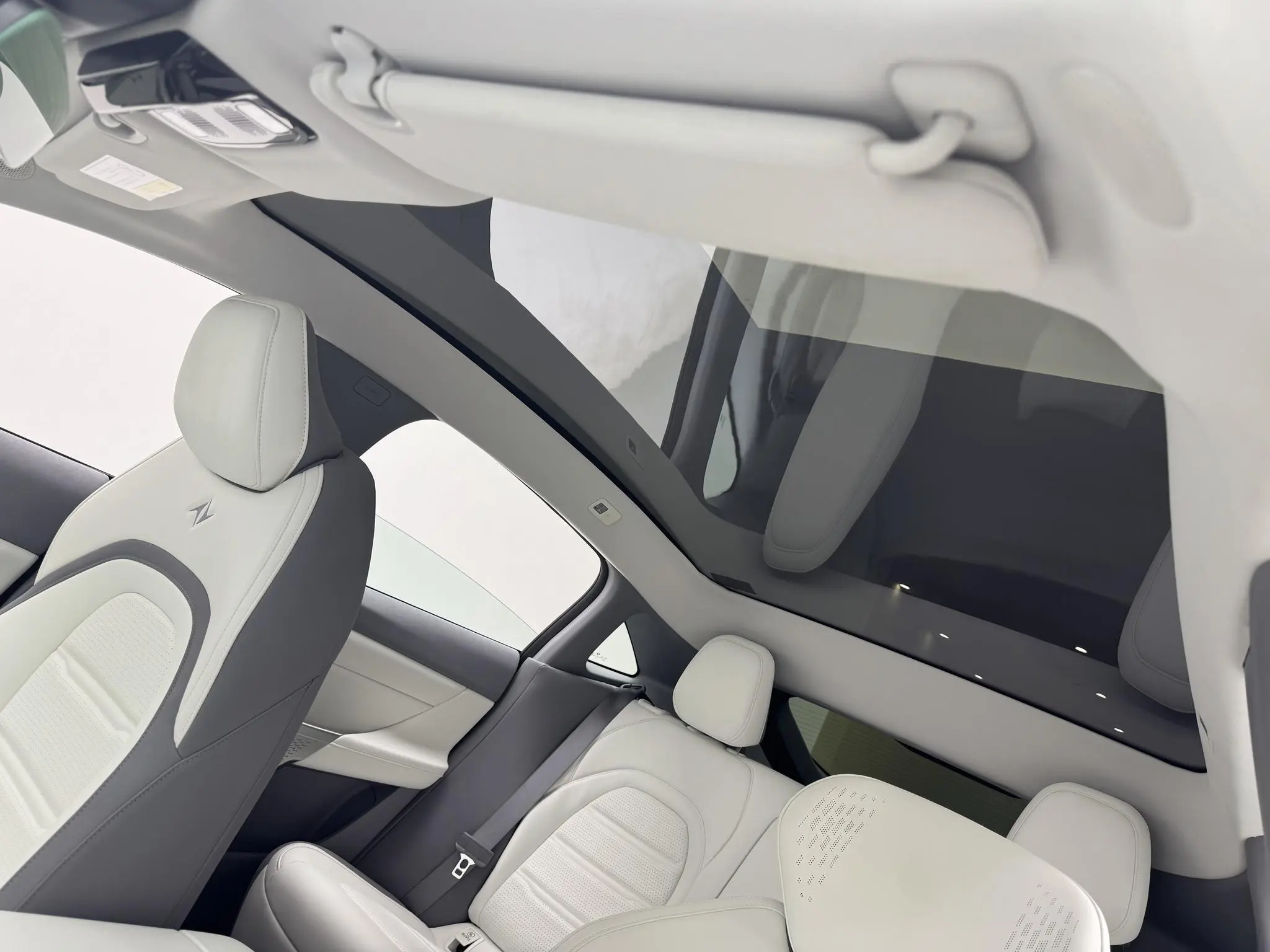 Dongfeng eπ eπ007 Pure electric 540 four-wheel drive Max version