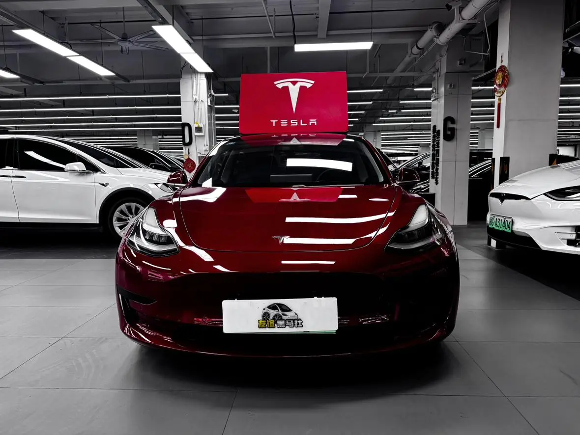 Tesla Model 3 Upgraded version of standard battery life rear drive