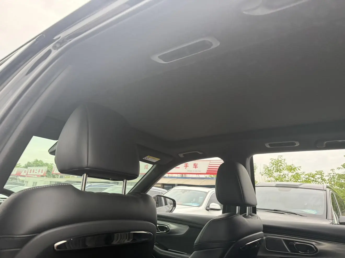 GAC Trumpchi GS8 Dual engine series 2.0TM hybrid four-wheel drive Premium Edition 7-seater