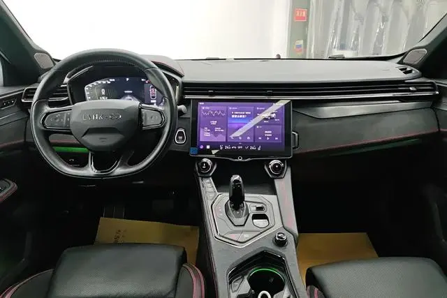 LYNK & CO Lynk 05 2.0TD four-wheel drive Halo