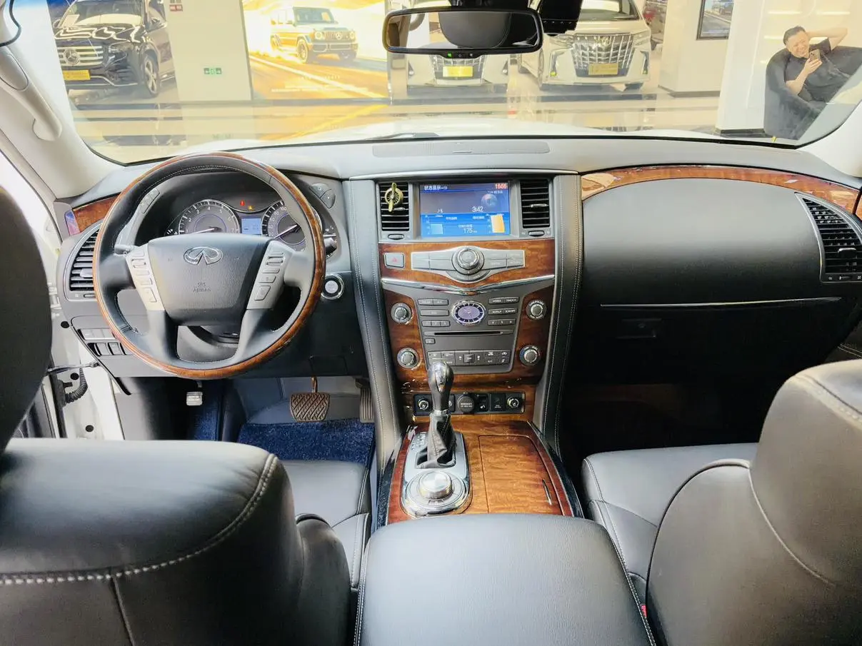 Infiniti Infiniti QX80 5.6L 4WD