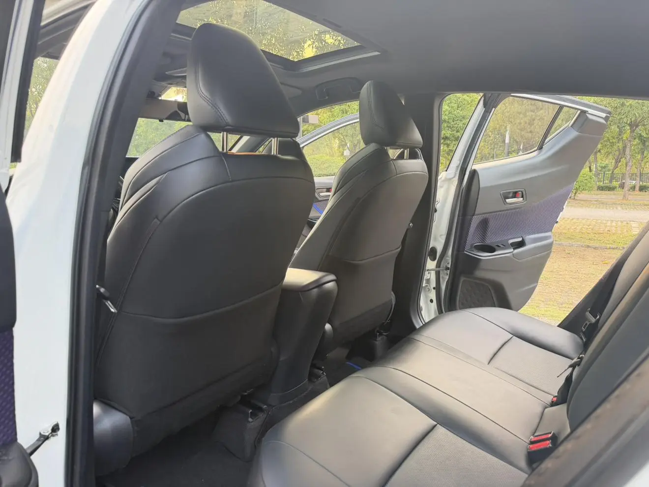 TOYOTA Toyota C-HR 2.0L Deluxe Edition