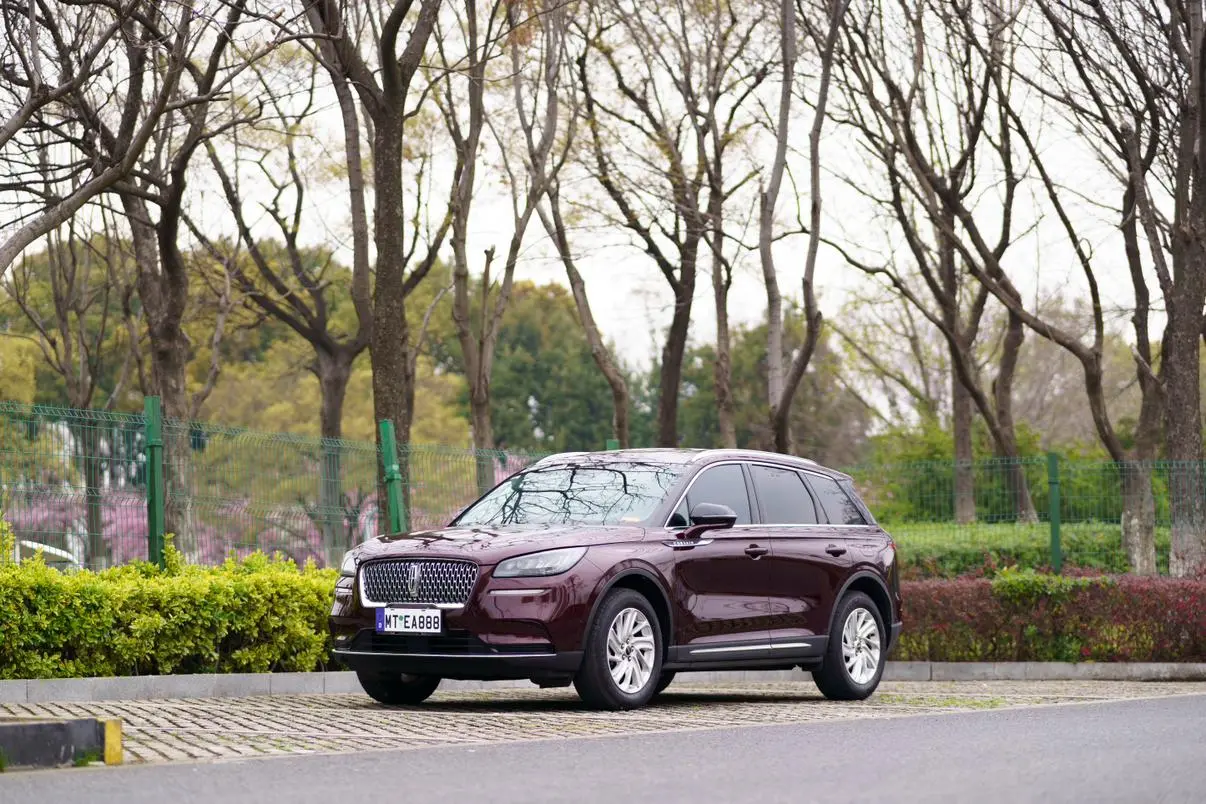 Lincoln Adventurer 2.0T two-wheel drive Zunyue Edition