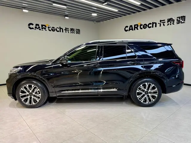 Ford Explorer 2.3T EcoBoost four-wheel drive titanium version 7 seats