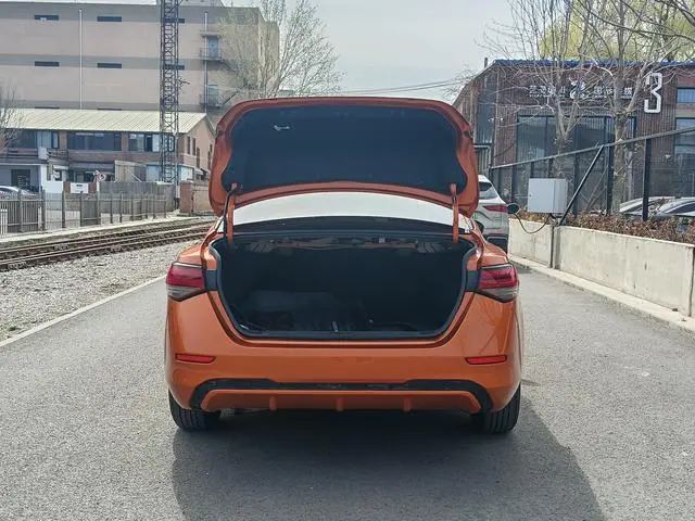 Nissan Xuan Yi 1.6L XL CVT Enjoy Edition