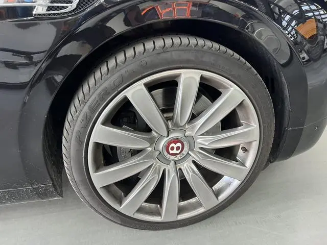 Bentley Flying 4.0T V8 Standard Edition