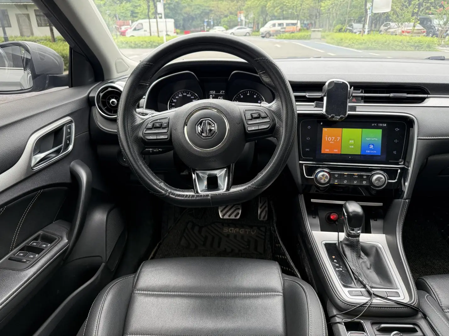 MG MG6 20T automatic luxury Intelligent version