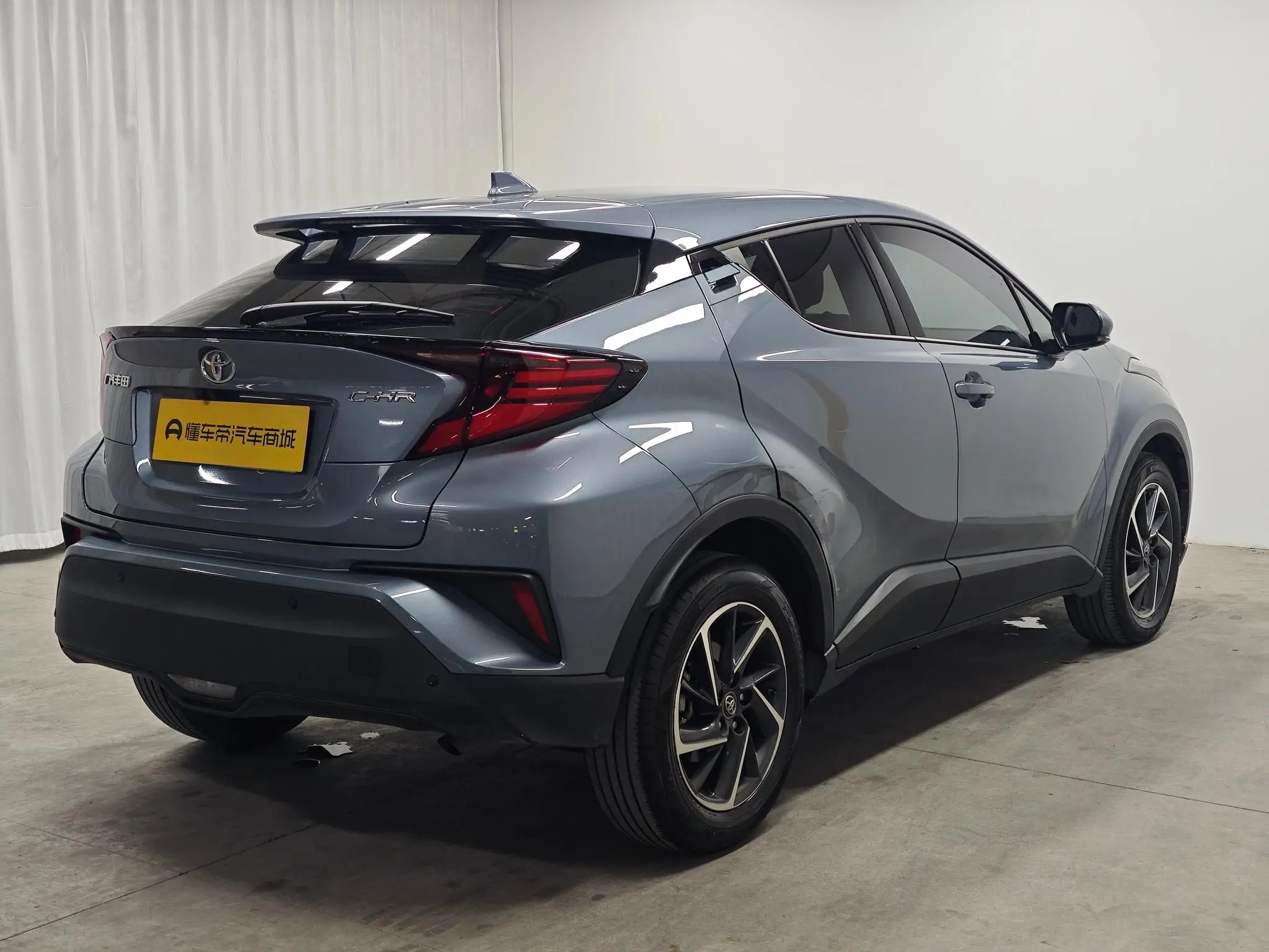 TOYOTA Toyota C-HR 2.0L Deluxe Edition
