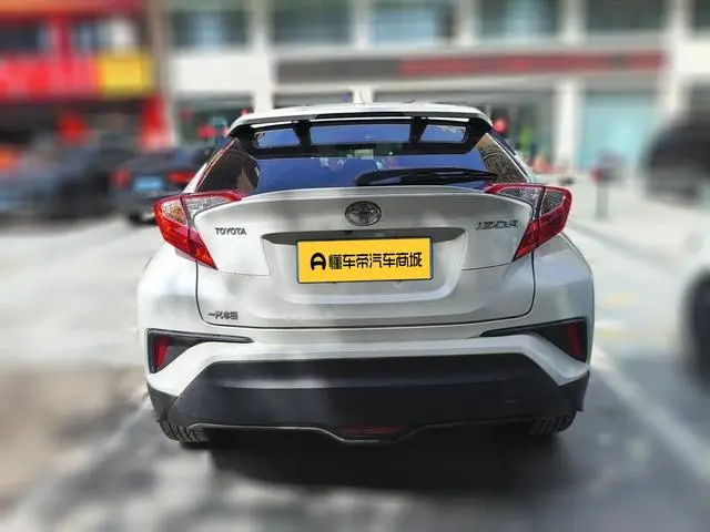 TOYOTA IZOA 2.0L Yichi Sunroof Version