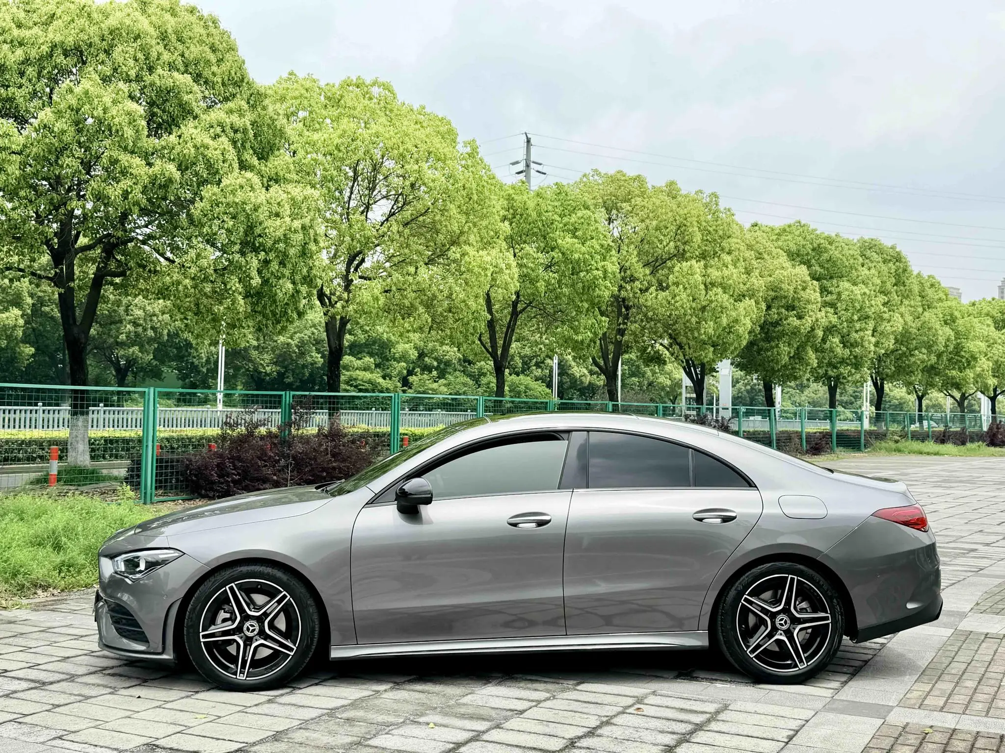 Mercedes-Benz Mercedes-Benz CLA CLA 260 4MATIC four-door coupe