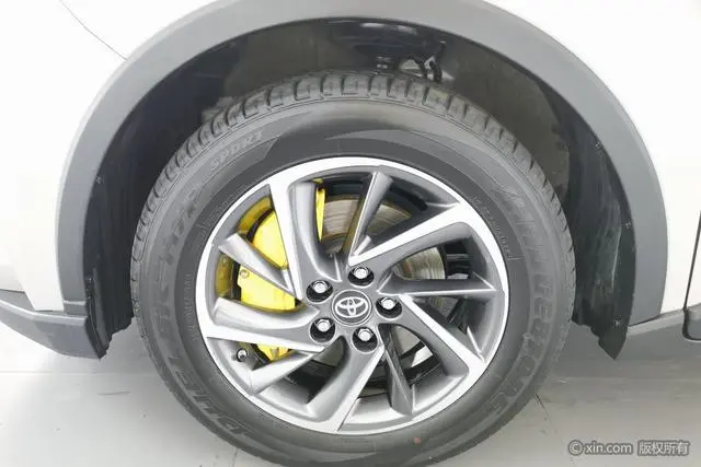 TOYOTA Toyota C-HR 2.0L Deluxe Edition