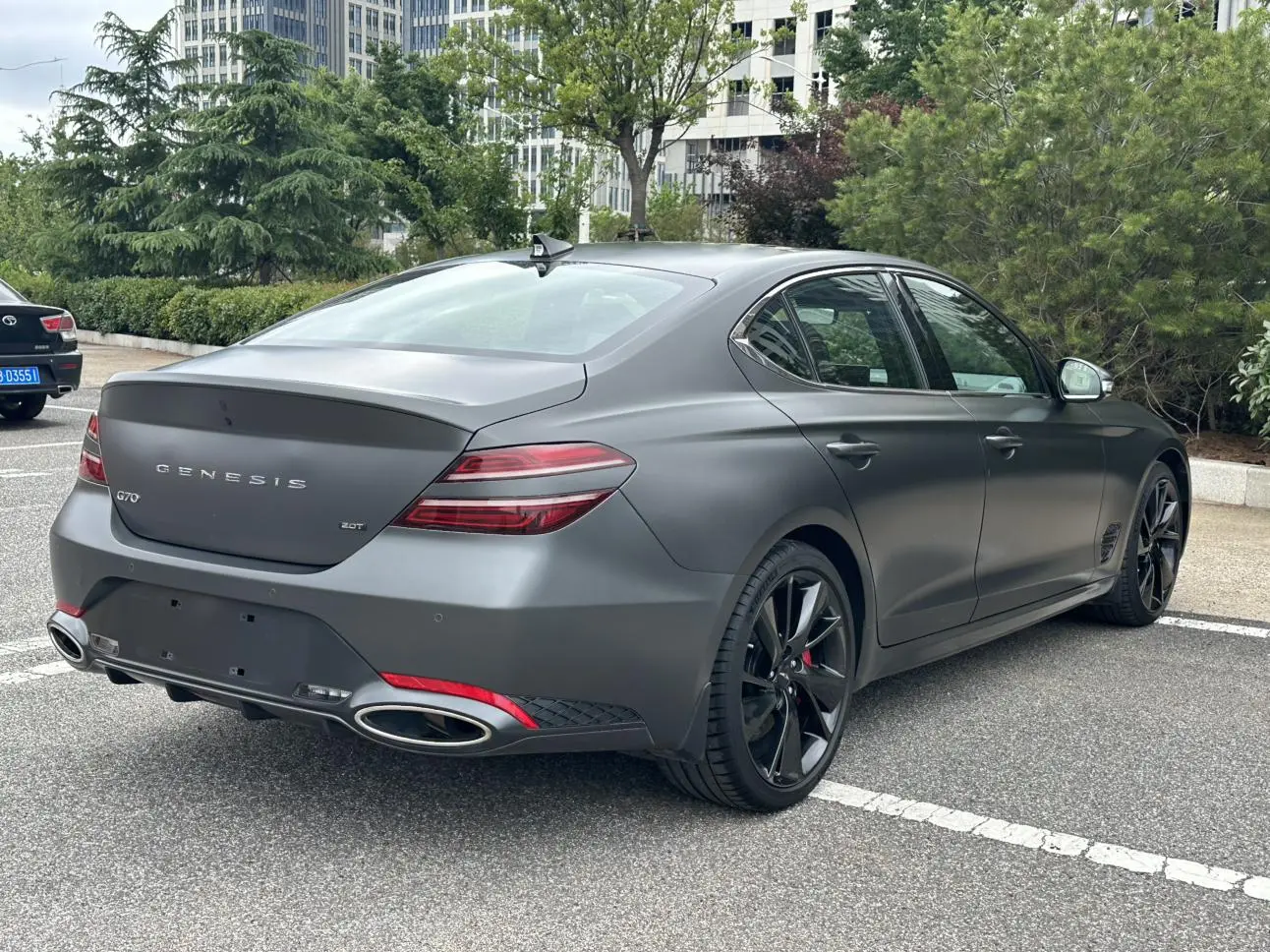 GENESIS Genisys G70 2.0T Rear Drive Deluxe Edition