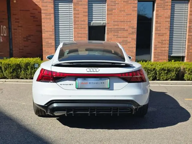 Audi Audi e-tron GT Basic type