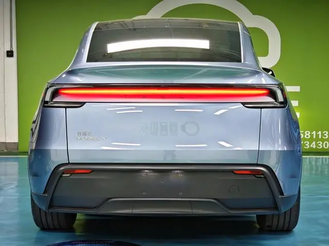 Tesla Model Y Rear-wheel drive version