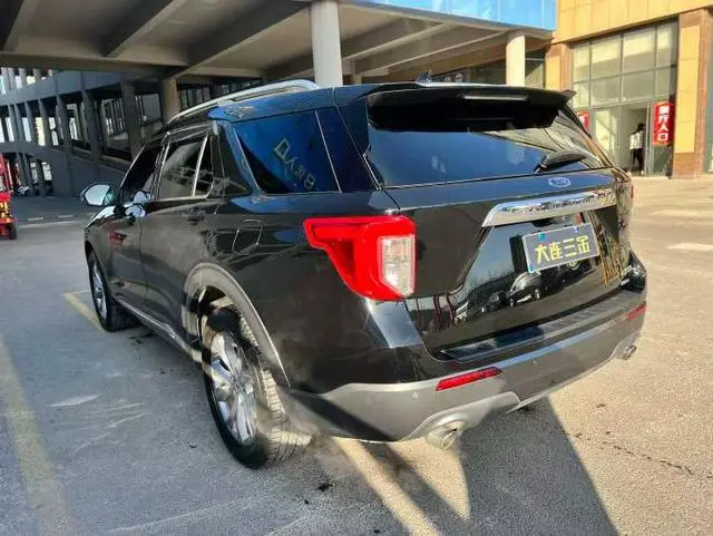 Ford Explorer EcoBoost 285 four-wheel drive fashion version 6 seats