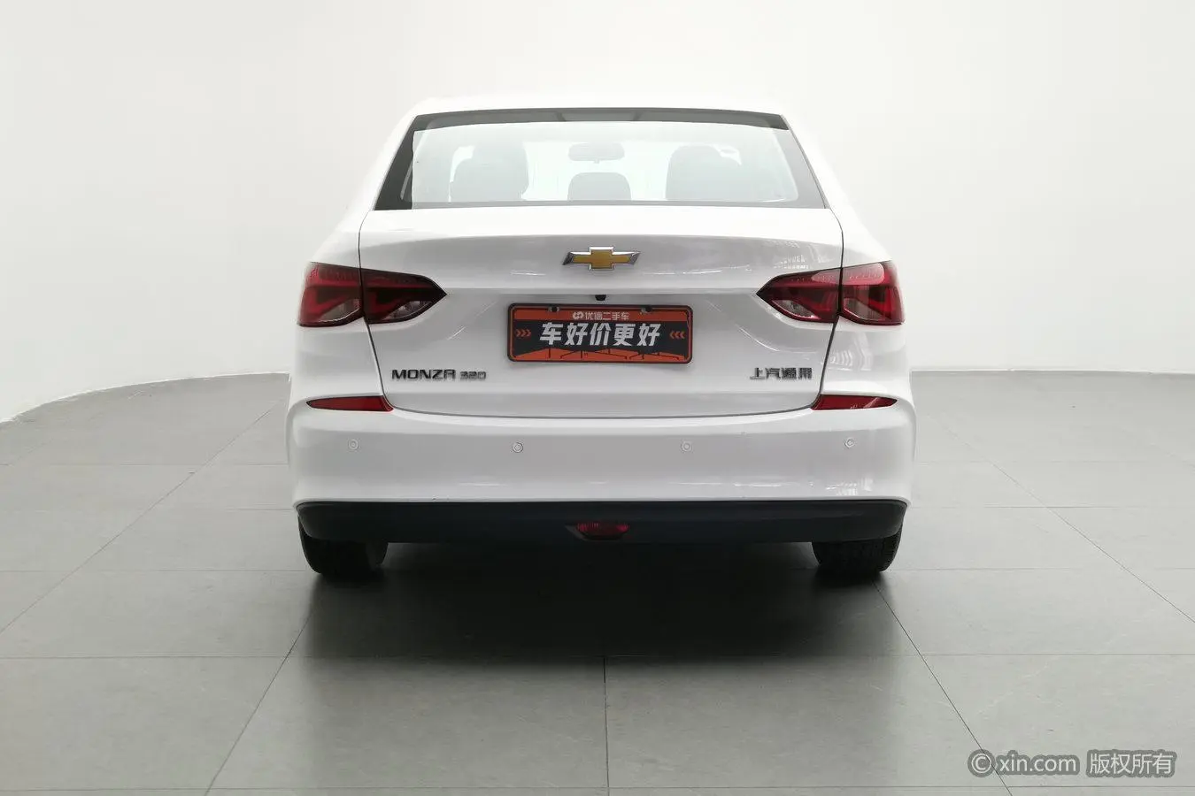 Chevrolet Cruze 320 automatic Enjoy Skylight version