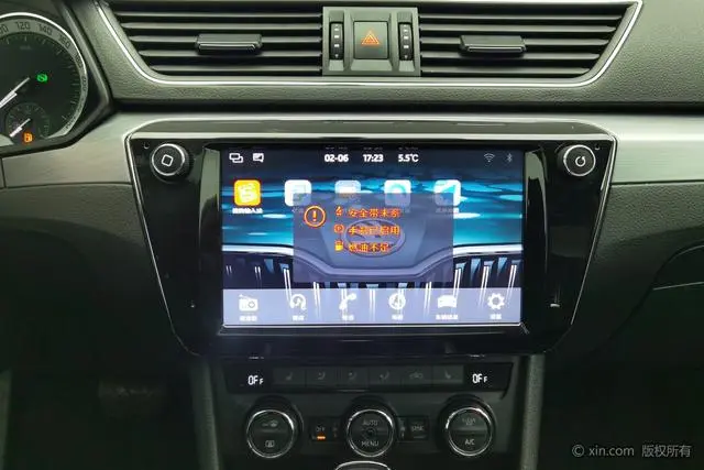 Skoda Speed pie ZI330 DSG Comfort Edition Country V