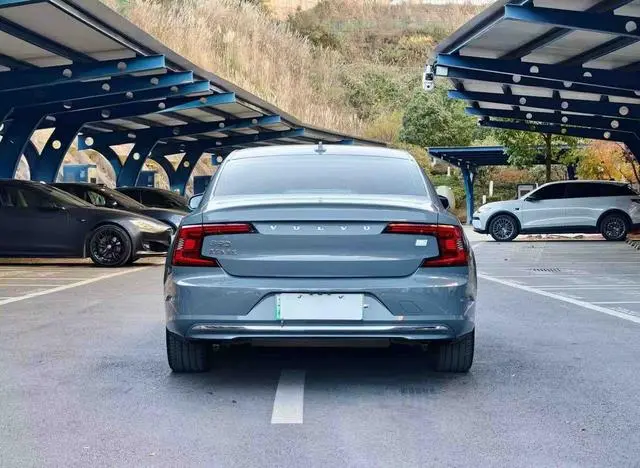 Volvo Volvo S90 PHEV T8 E-drive Hybrid Zhiyi Deluxe Edition