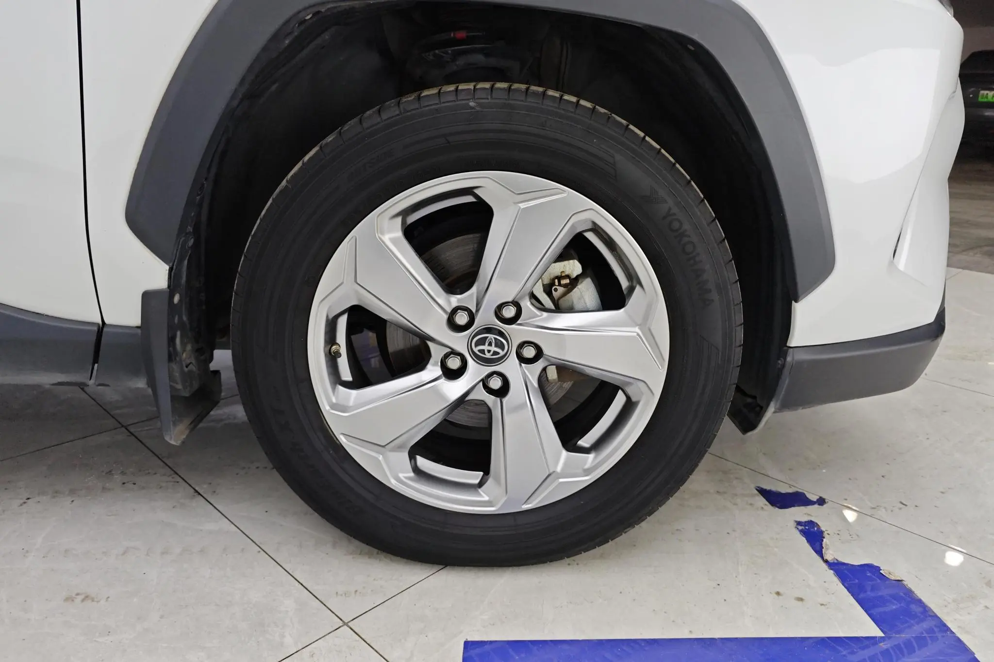 TOYOTA RAV4 Rongfang 2.0L CVT two-wheel drive fashion Plus version