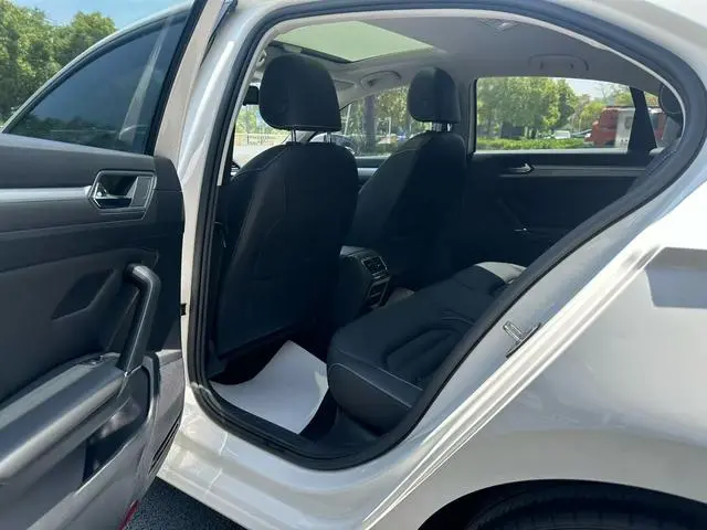 Volkswagen Lingdu 280TSI DSG Deluxe Edition Country VI