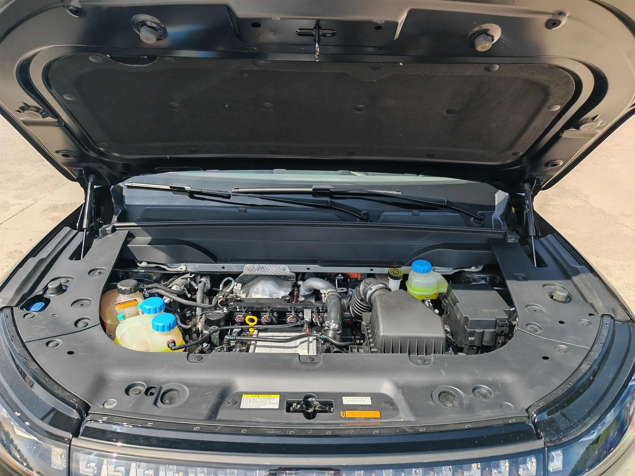 Dongfeng eπ eπ008 210Max extended range version 6 seats