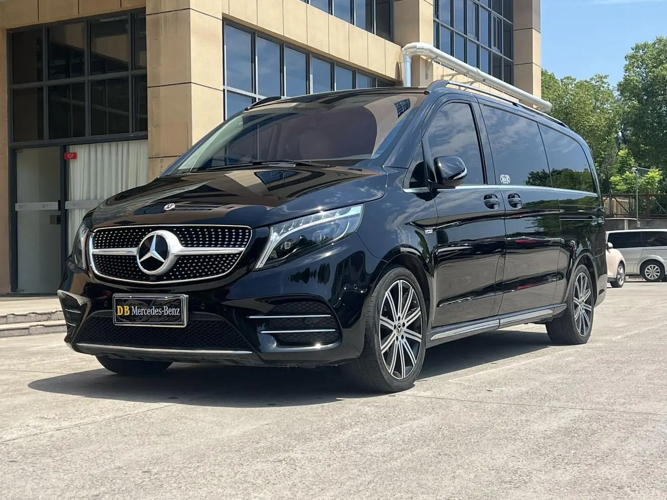 Mercedes-Benz Mercedes-Benz V-class V 260 L Long wheelbase Deluxe Edition