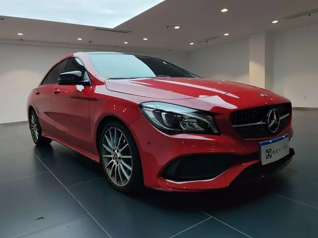 Mercedes-Benz Mercedes-Benz CLA CLA 220 4MATIC